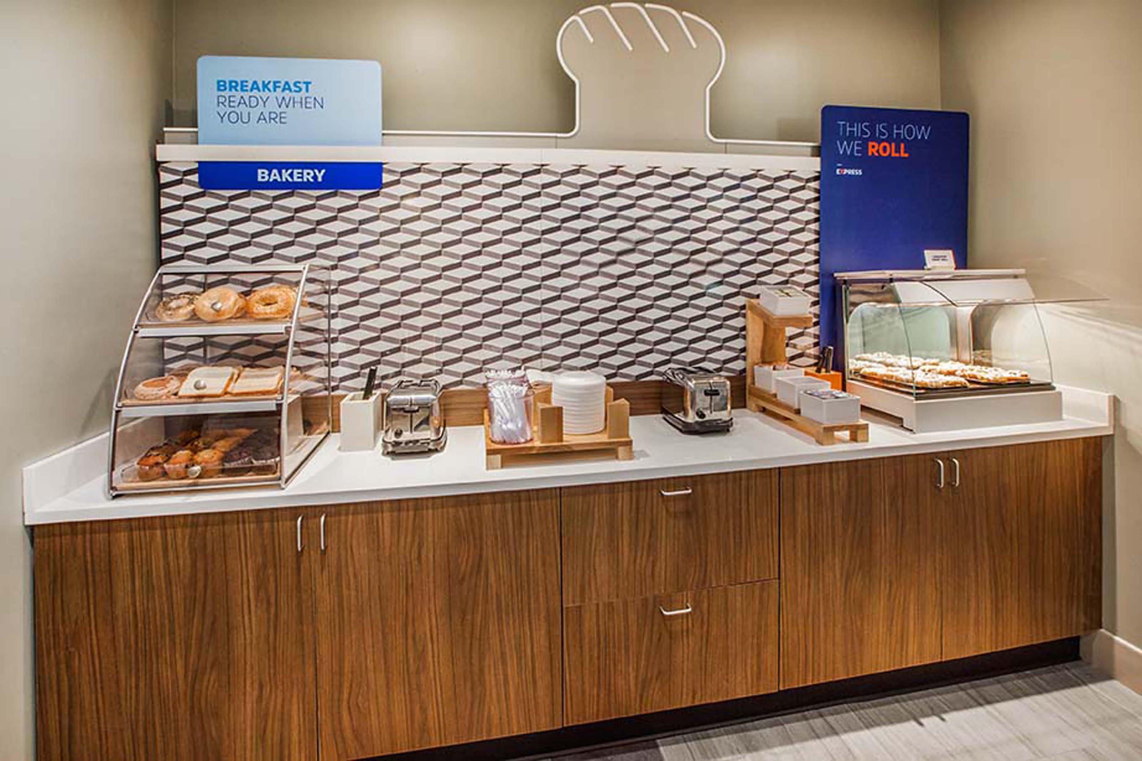 Holiday Inn Express & Suites - Oxford By Ihg Extérieur photo