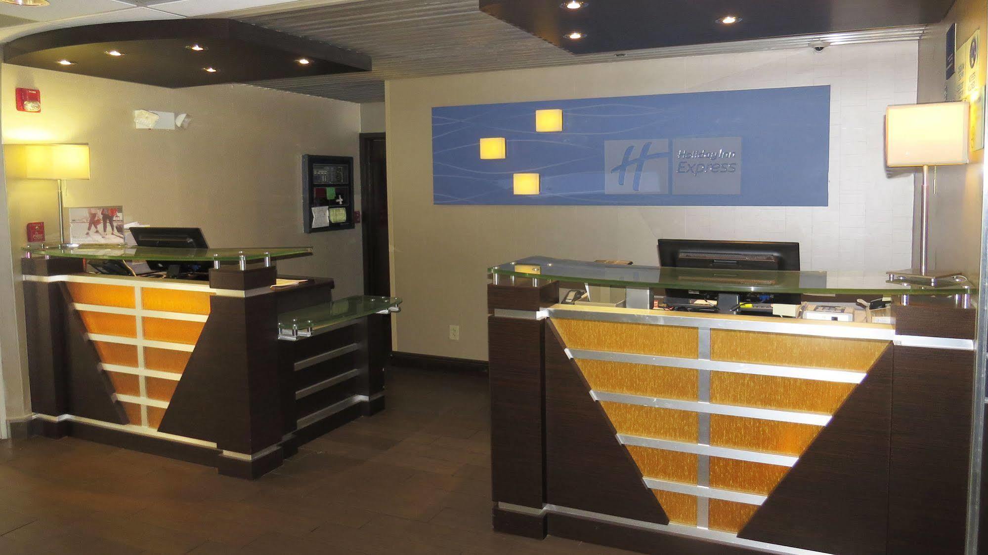 Holiday Inn Express & Suites - Oxford By Ihg Extérieur photo