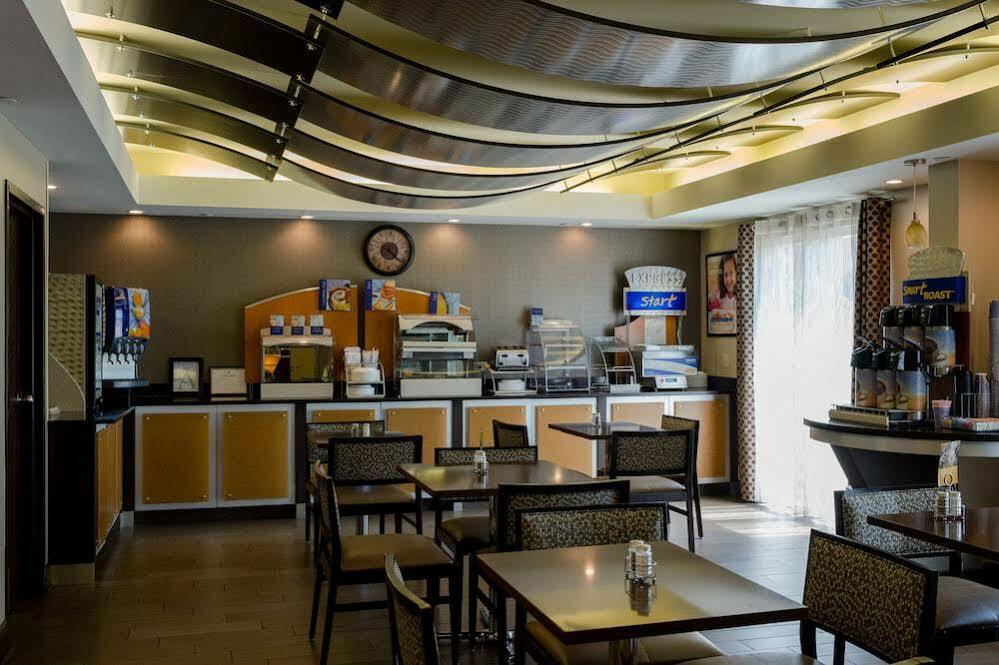 Holiday Inn Express & Suites - Oxford By Ihg Extérieur photo